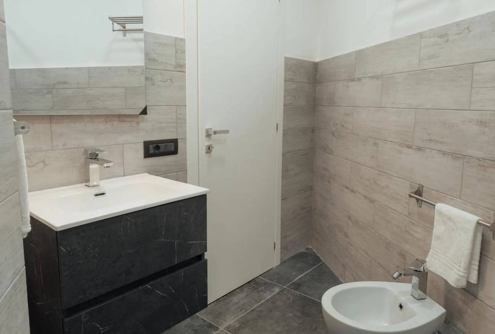 Mirorooms Naples Guest house